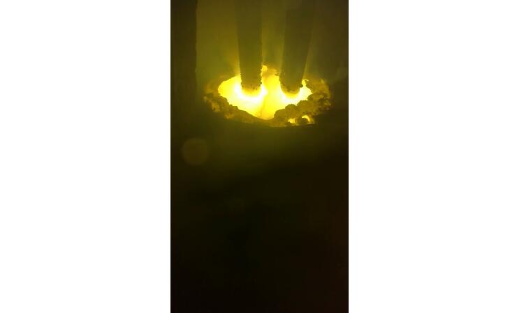 電弧爐冶煉現(xiàn)場視頻
