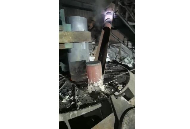 電弧爐冶煉現(xiàn)場視頻